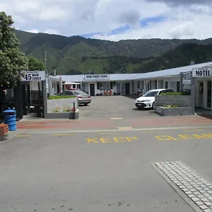 Motel High Street Living